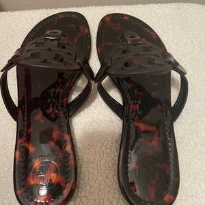 New in box Tory Burch tortoise miller sandals size 6m